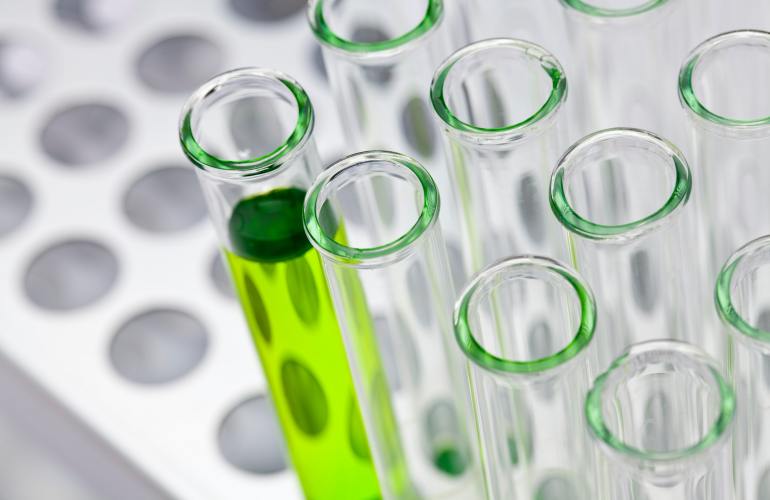 Altreconomia provetta laboratorio agronomia